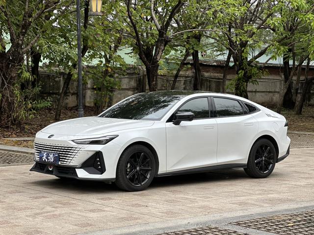 Changan UNI-V 2024 1.5T High Energy Version Used Car for Sale in Ghana -u22942034 | ZEEX AUTO
