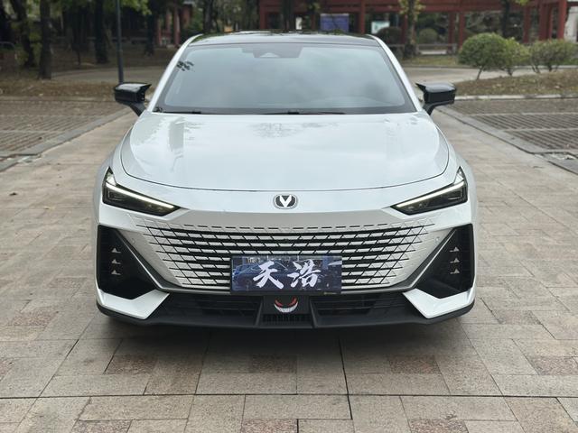 Changan UNI-V 2024 1.5T High Energy Version Used Car for Sale in Ghana -u22942034 | ZEEX AUTO