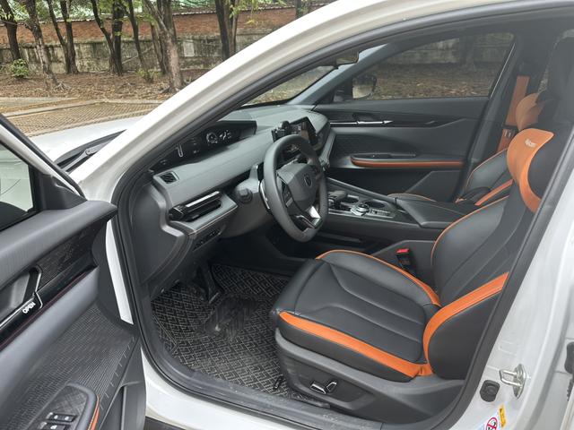 Changan UNI-V 2024 1.5T High Energy Version Used Car for Sale in Ghana -u22942034 | ZEEX AUTO