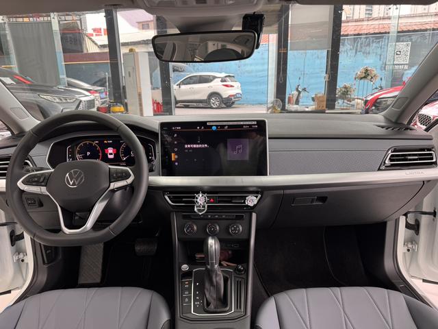 SAIC Volkswagen Lavida 2024 1.5L Automatic Starry Sky 5 Million Edition Used Car for Sale in Ghana -u22833501 | ZEEX AUTO