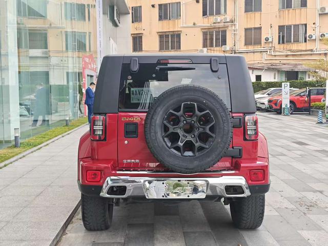 BAIC BJ40 2019 2.3T Automatic 4WD Rally Champion Edition National VI Used Car for Sale in Ghana -u22983553 | ZEEX AUTO