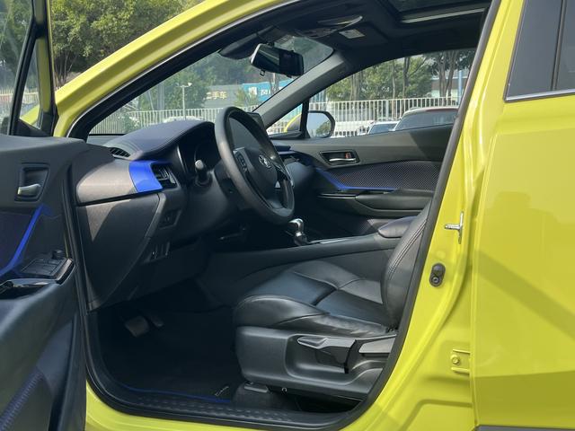 GAC Toyota C-HR 2018 2.0L Leading Sunroof Edition (National V) -u22837085 | ZEEX AUTO