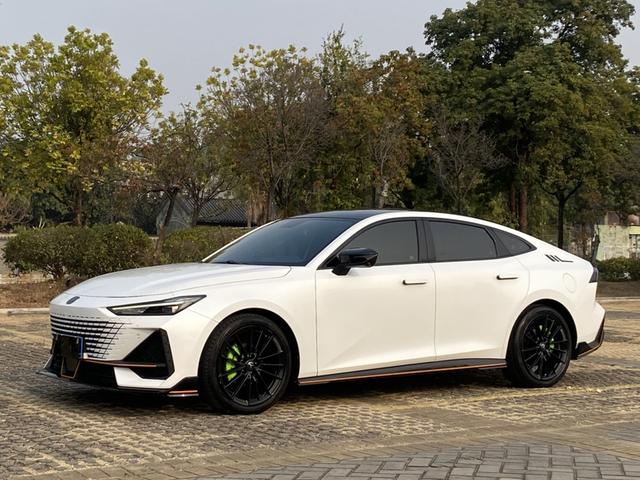Changan UNI-V 2023 1.5T Sport Edition Used Car for Sale in Ghana -u22635156 | ZEEX AUTO