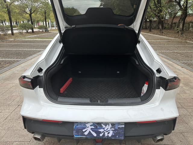Changan UNI-V 2024 1.5T High Energy Version Used Car for Sale in Ghana -u22942034 | ZEEX AUTO