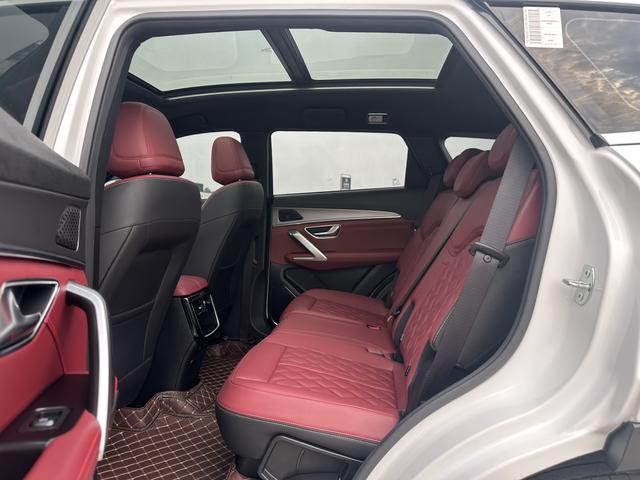 Chery Jetour X70 PLUS 2024 Champion Edition 1.5T DCT Champion MAX 5-seater Used Car for Sale in Ghana -u22246099 | ZEEX AUTO