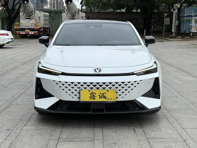 Changan UNI-V 2024 1.5T Premium Edition Used Car for Sale in Ghana -u22928640 | ZEEX AUTO