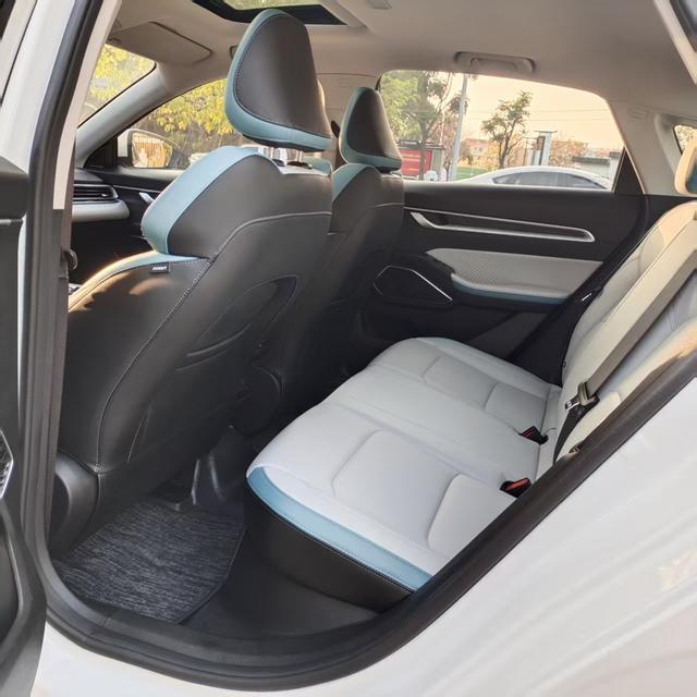 Geely Emgrand 2023 4th Generation Champion Edition 1.5L CVT Flagship Model Used Car for Sale in Ghana -u22961907 | ZEEX AUTO