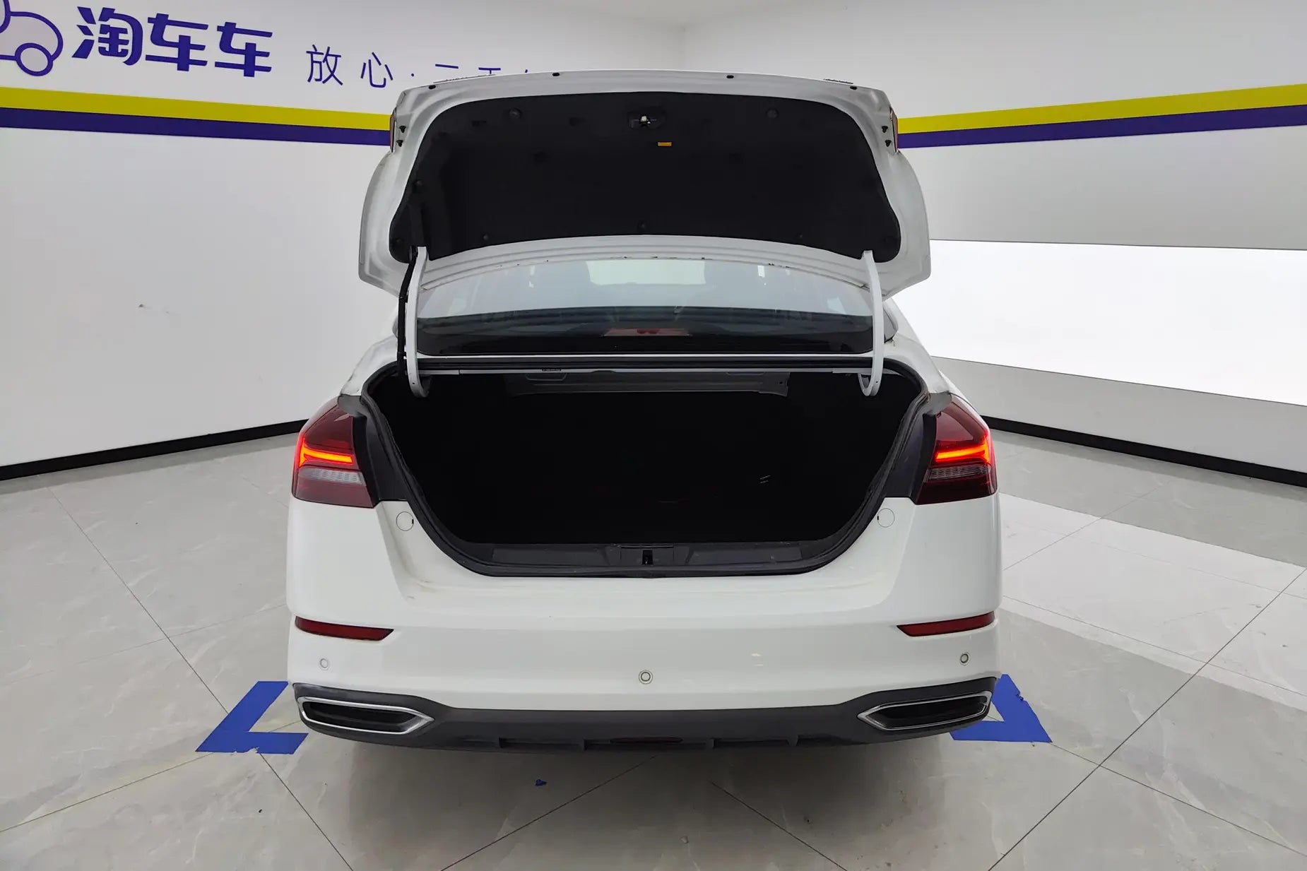 Geely Emgrand 2021 UP 1.5L CVT Luxury Model -u22418806 | ZEEX AUTO