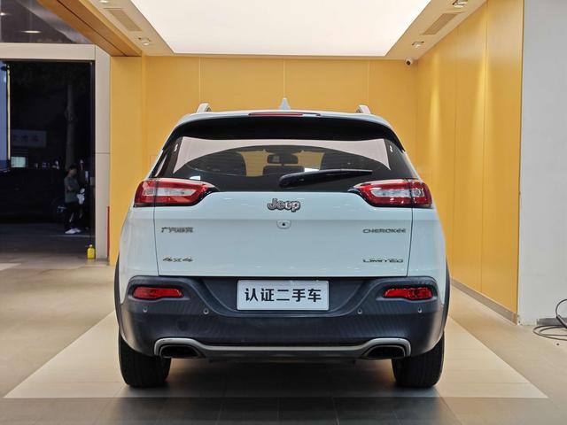 Jeep Cherokee 2017 2.4L Leading Edition Smart Package -u22437483 | ZEEX AUTO