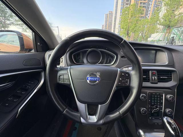 Volvo V40 2014 Model 2.0T Elegant Version -u20617777 | ZEEX AUTO
