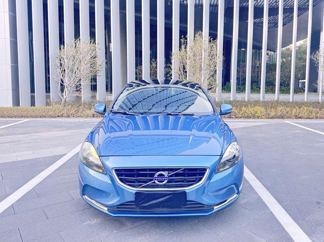 Volvo V40 2017 Model T3 Smart Edition -u22390183 | ZEEX AUTO