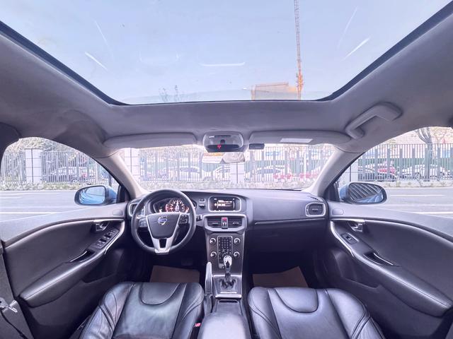 Volvo V40 2017 Model T3 Smart Edition -u22390183 | ZEEX AUTO