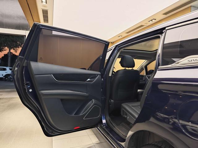 Song MAX 2017 1.5T Automatic Smart Connect Elite 7-Seater -u22370322 | ZEEX AUTO