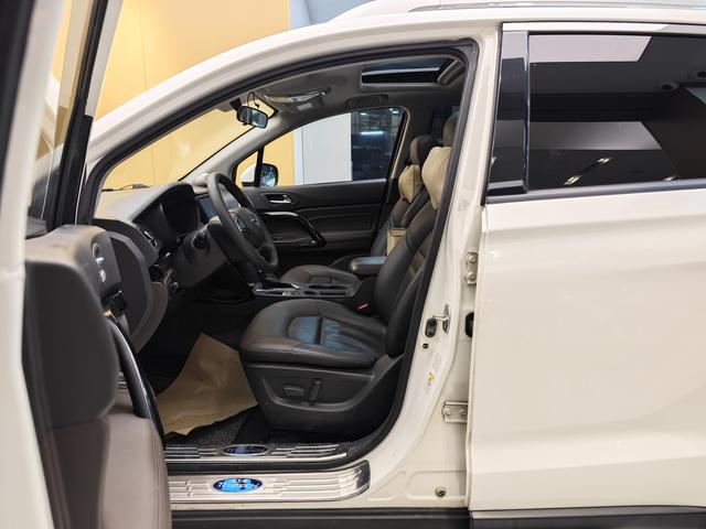 Trumpchi GS4 2017 Model 235T Automatic 2WD Luxury Smart Connect Edition -u22648528 | ZEEX AUTO