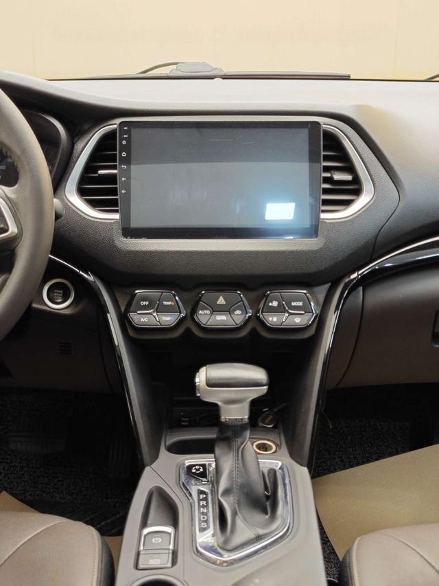 Trumpchi GS4 2017 Model 235T Automatic 2WD Luxury Smart Connect Edition -u22648528 | ZEEX AUTO
