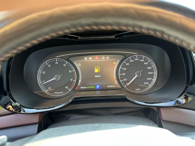 GAC Trumpchi GS8 2017 Model 320T 2WD Luxury Smart Connect Version 7-Seater -u21975180 | ZEEX AUTO
