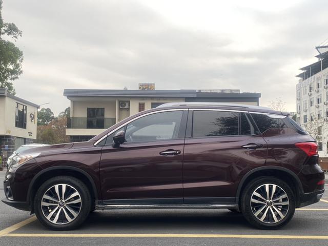 GAC Trumpchi GS4 2017 Model 235T Automatic 2WD Luxury Smart Connect Version -u22740765 | ZEEX AUTO