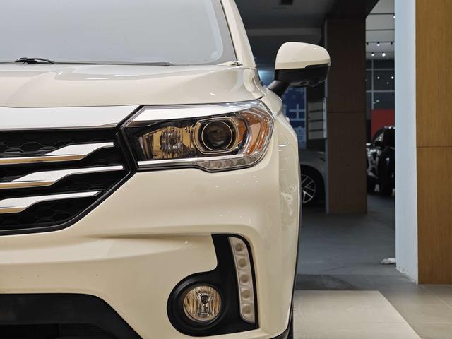 GAC Trumpchi GS4 2017 Model 235T Automatic 2WD Luxury Smart Connect Version -u22736267 | ZEEX AUTO