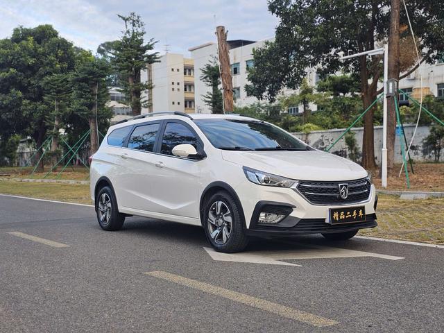 SAIC-GM-Wuling Baojun 310W 2018 1.5L Automatic Luxury Edition (National V) -u21716739 | ZEEX AUTO