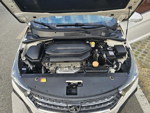 SAIC-GM-Wuling Baojun 310W 2018 1.5L Automatic Luxury Edition (National V) -u21716739 | ZEEX AUTO