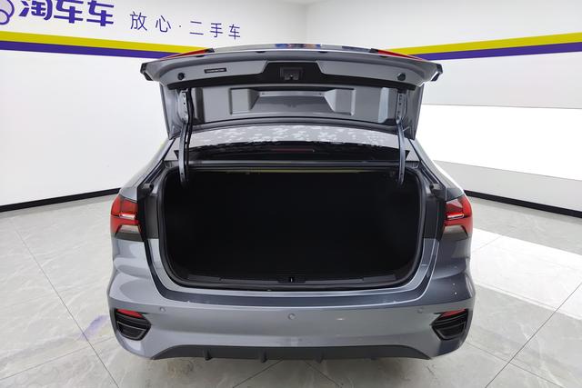 SAIC Motor Roewe i5 2021 1.5L CVT Black Gold Edition -u21928159 | ZEEX AUTO