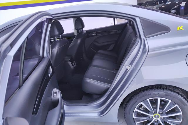 SAIC Motor Roewe i5 2021 1.5L CVT Black Gold Edition -u21928159 | ZEEX AUTO