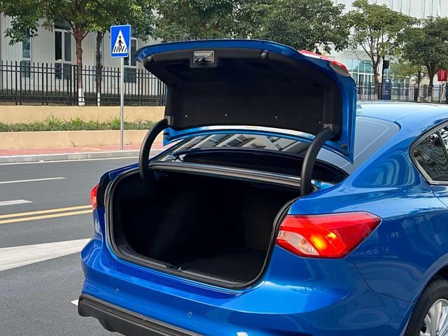 Ford Focus 2020 EcoBoost 180 -u22832134 | ZEEX AUTO