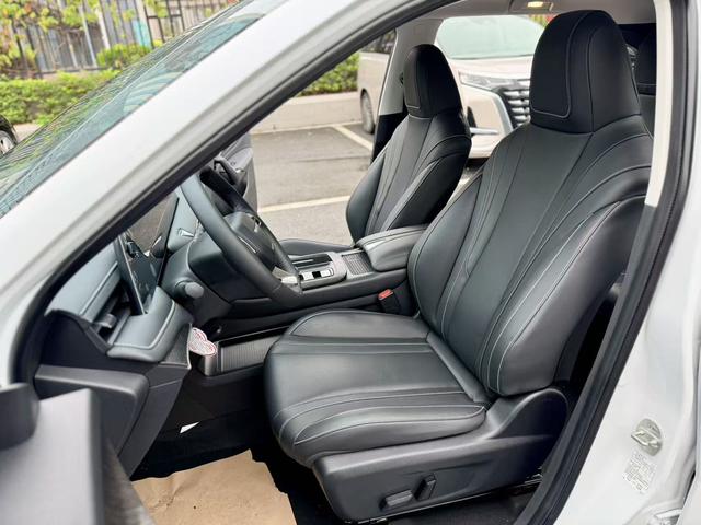 Dongfeng Nissan Venucia Big V 2023 260T Idol Edition Pro -u22893703 | ZEEX AUTO