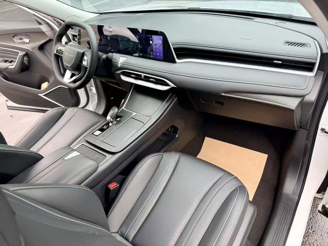 Dongfeng Nissan Venucia Big V 2023 260T Idol Edition Pro -u22893703 | ZEEX AUTO