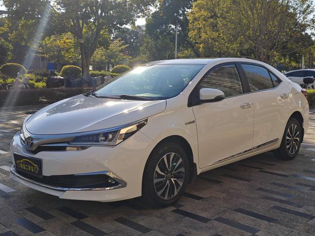 FAW Toyota Corolla 2017 Facelift Hybrid 1.8L E-CVT Elite Edition National V -u21686252 | ZEEX AUTO