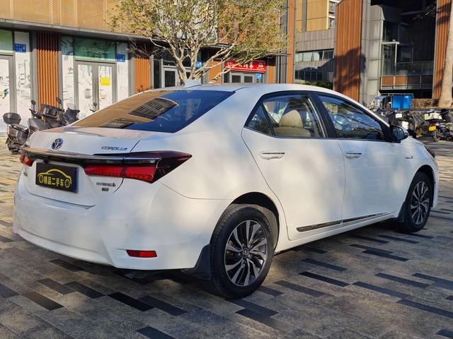 FAW Toyota Corolla 2017 Facelift Hybrid 1.8L E-CVT Elite Edition National V -u21686252 | ZEEX AUTO