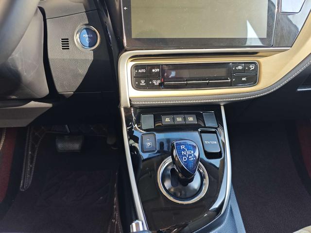 FAW Toyota Corolla 2017 Facelift Hybrid 1.8L E-CVT Elite Edition National V -u21686252 | ZEEX AUTO