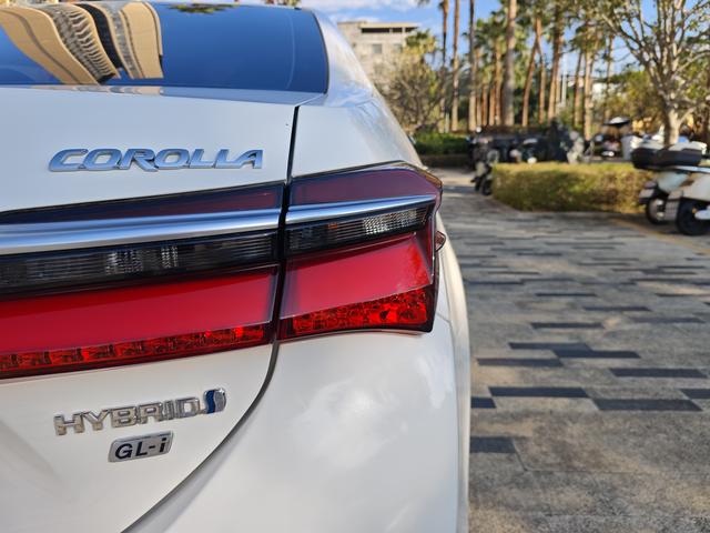 FAW Toyota Corolla 2017 Facelift Hybrid 1.8L E-CVT Elite Edition National V -u21686252 | ZEEX AUTO