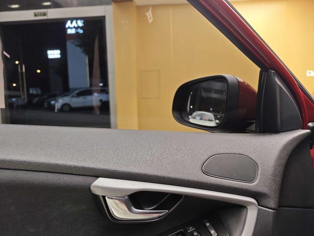 Volvo V40 2018 T3 -u22532787 | ZEEX AUTO