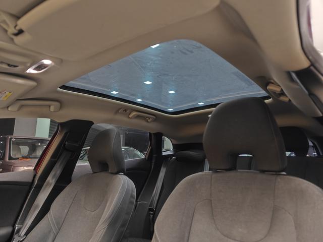 Volvo V40 2018 T3 -u22532787 | ZEEX AUTO