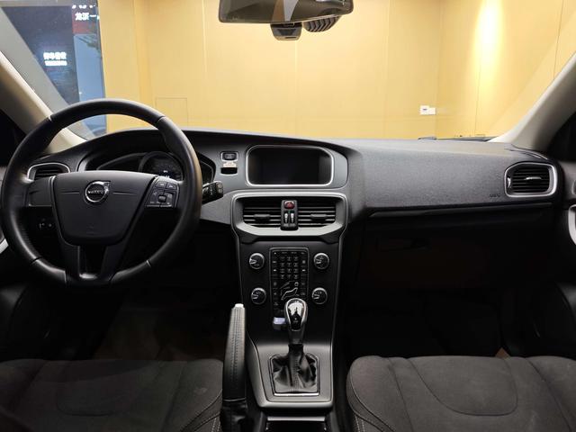 Volvo V40 2018 T3 -u22532787 | ZEEX AUTO