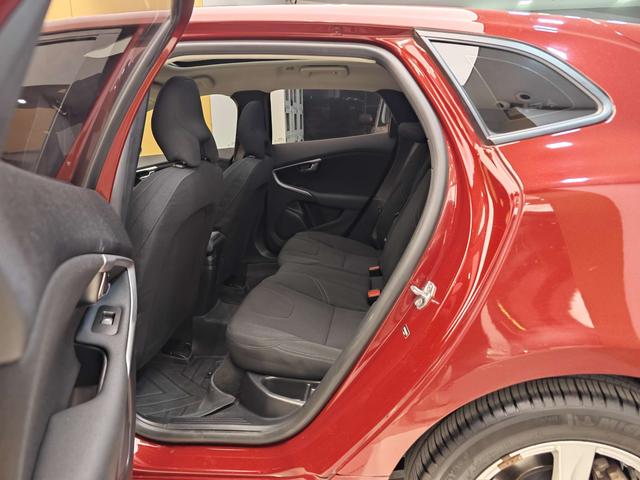 Volvo V40 2018 T3 -u22532787 | ZEEX AUTO