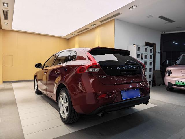 Volvo V40 2018 T3 -u22532787 | ZEEX AUTO