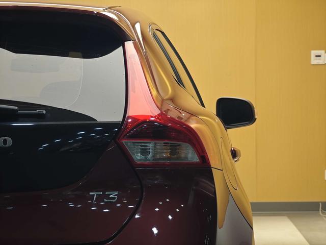 Volvo V40 2018 T3 -u22532787 | ZEEX AUTO