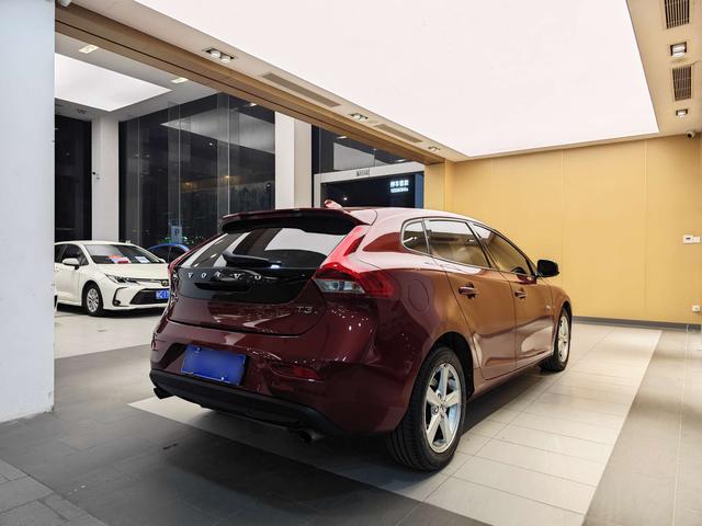 Volvo V40 2018 T3 -u22532787 | ZEEX AUTO