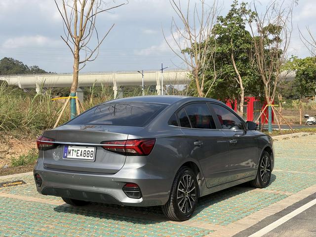 SAIC Motor Roewe i5 2021 1.5L CVT Star Edition -u22729500 | ZEEX AUTO
