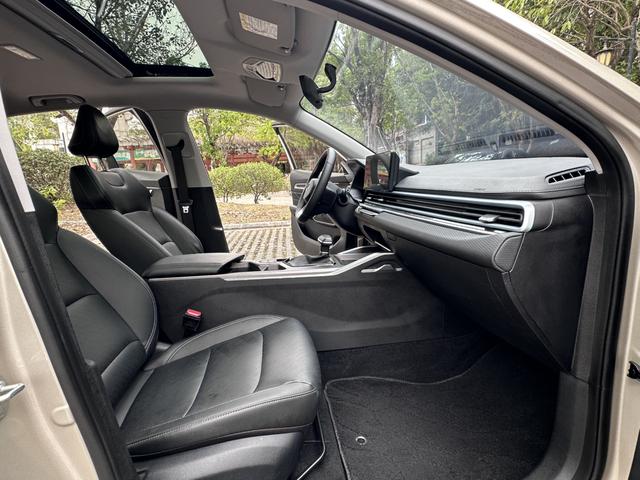 Geely Emgrand 2022 4th Generation 1.5L CVT Premium Model -u22948530 | ZEEX AUTO