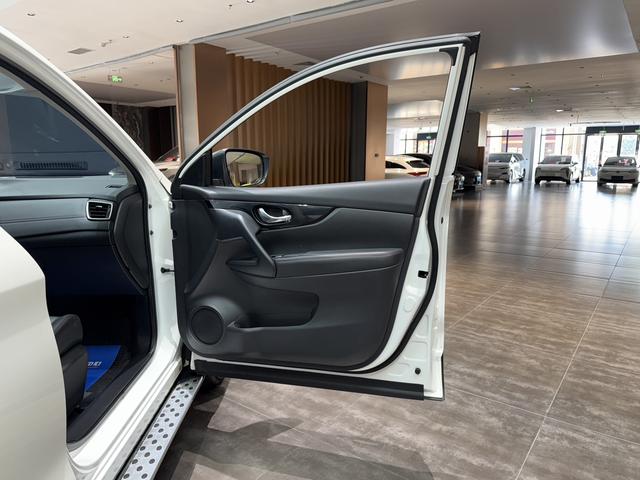 Dongfeng Nissan Qashqai 2023 Classic 2.0L Comfort Version Used Car for Sale in Ghana -u22998036 | ZEEX AUTO