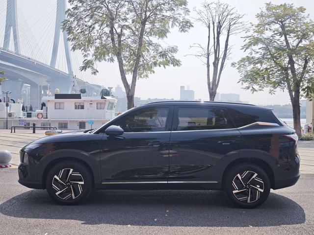 SAIC-GM-Wuling Xingguang S PHEV 2025 130km Flagship Model Used Car for Sale in Ghana -u22839780 | ZEEX AUTO