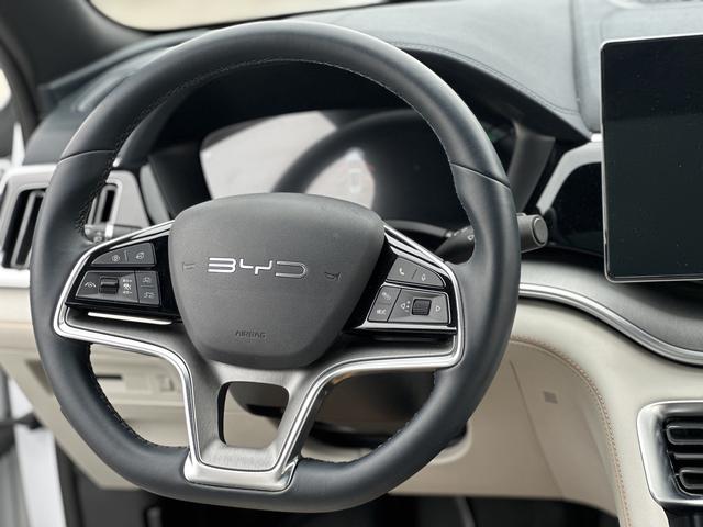 BYD Song PLUS DM 2023 DM-i Champion Edition 110KM Flagship PLUS Used Car for Sale in Ghana -u22769470 | ZEEX AUTO