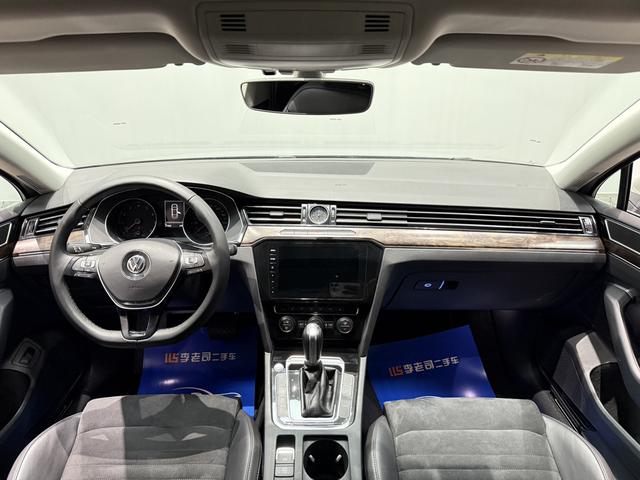FAW-Volkswagen Magotan 2017 330TSI DSG Luxury Version Used Car for Sale in Ghana -u22173585 | ZEEX AUTO