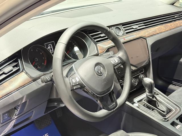 FAW-Volkswagen Magotan 2017 330TSI DSG Luxury Version Used Car for Sale in Ghana -u22173585 | ZEEX AUTO
