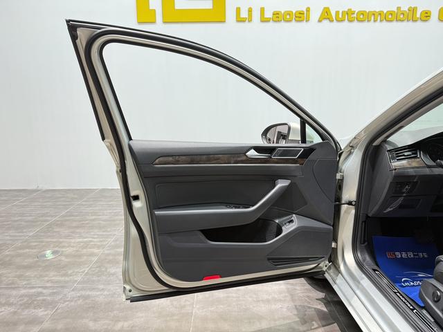 FAW-Volkswagen Magotan 2017 330TSI DSG Luxury Version Used Car for Sale in Ghana -u22173585 | ZEEX AUTO
