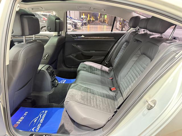 FAW-Volkswagen Magotan 2017 330TSI DSG Luxury Model Used Car for Sale in Ghana -u22173573 | ZEEX AUTO