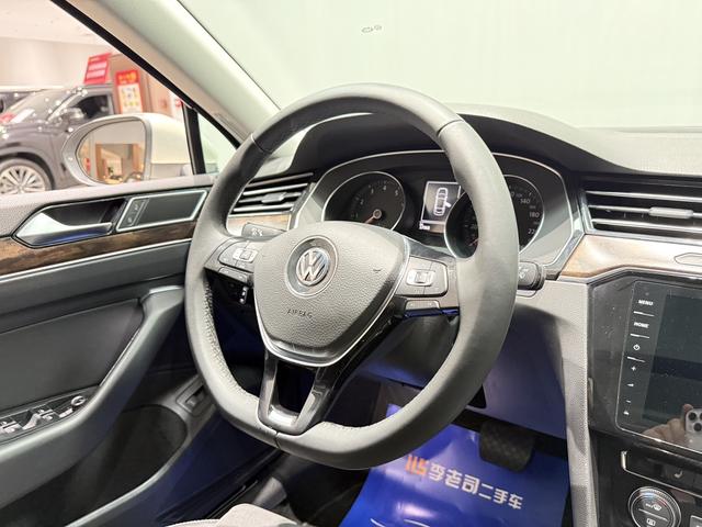 FAW-Volkswagen Magotan 2017 330TSI DSG Luxury Version Used Car for Sale in Ghana -u22173585 | ZEEX AUTO